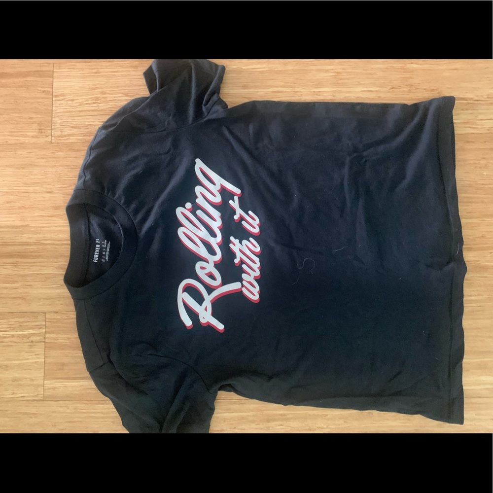 Forever 21 graphic tee size small